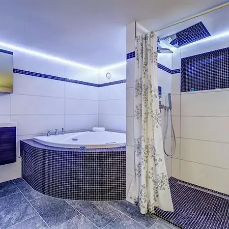4br Spacious Chalet - What'app - 0034-656-619-782 - For Reservations! *
